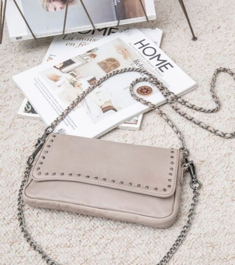 Elora Pochette En Cuir Coloris Taupe Sacs A Main